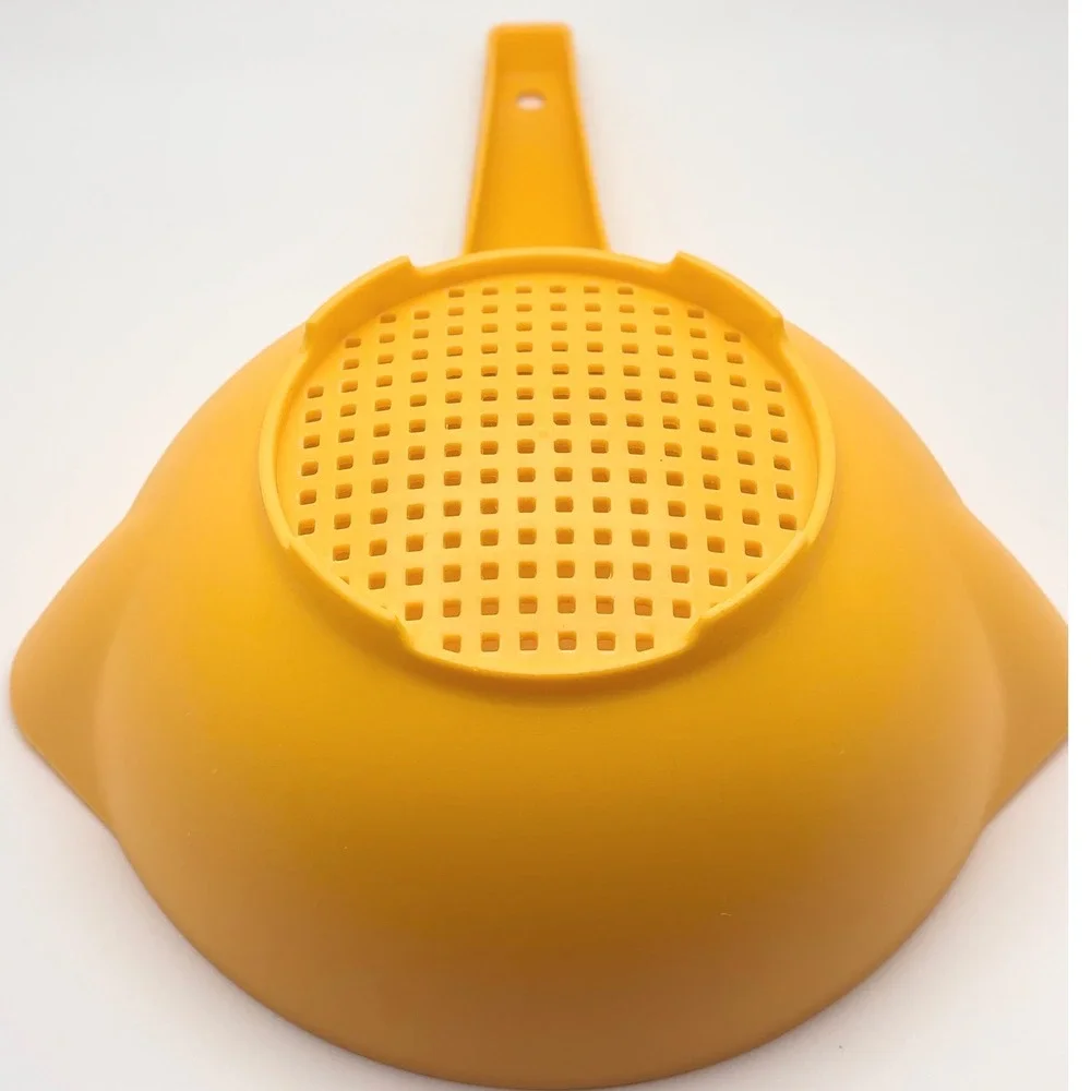 Tupperware Vintage Yellow Handheld Colander Strainer 1529 Harvest Gold Spouts